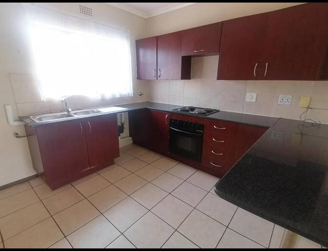3 BEDROOM TOWNHOUSE FOR SALE IN SONNEVELD
